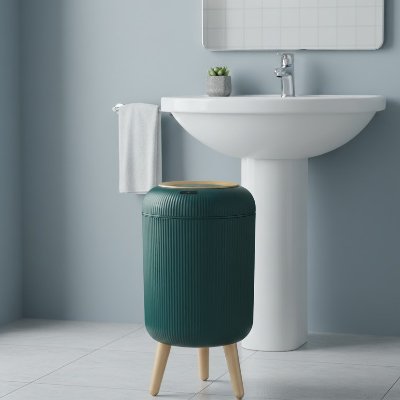 poubelle-pour-salle-de-bain-altos-stria-verte-devant-lavabo